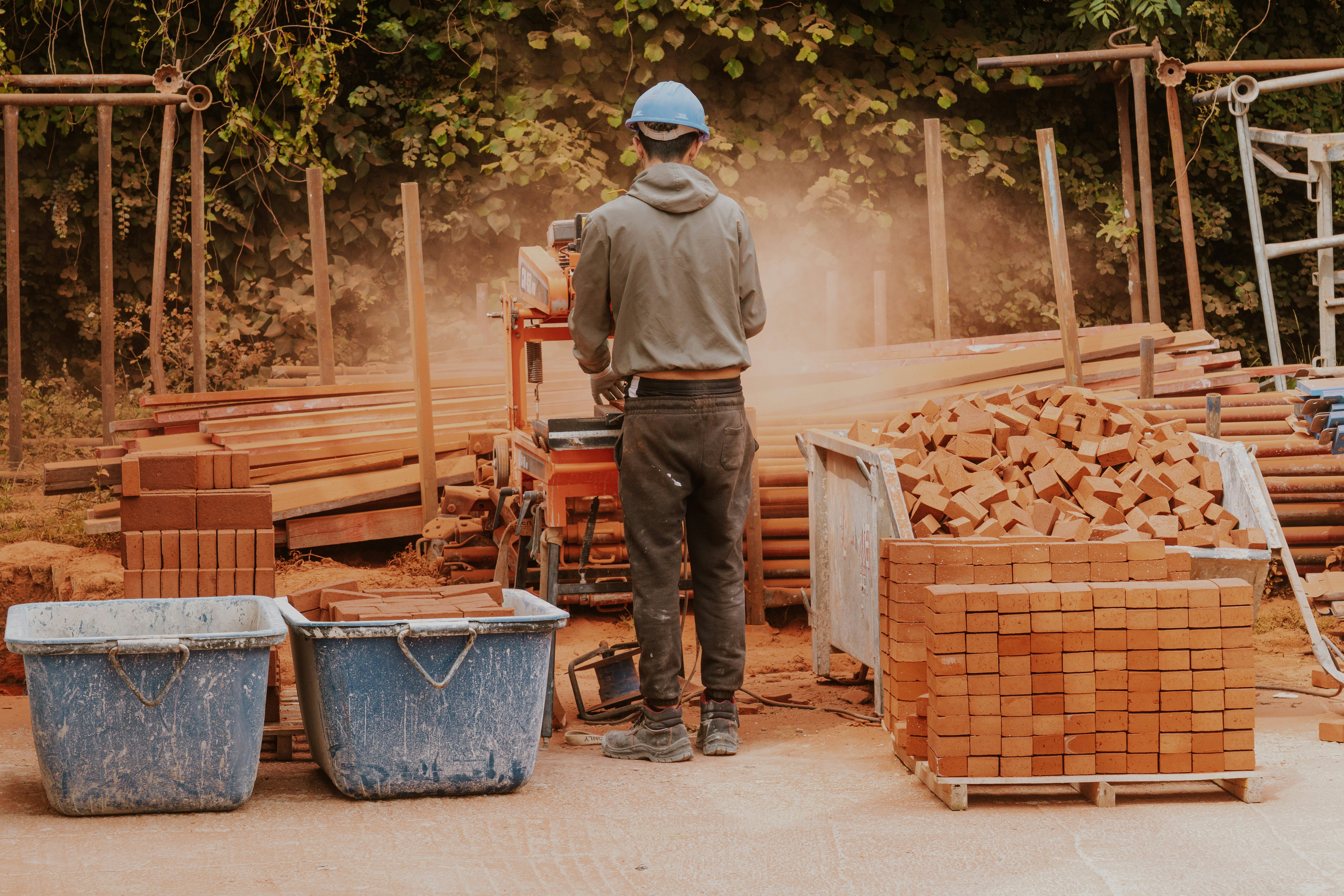 Global Approaches to Construction Dust Management